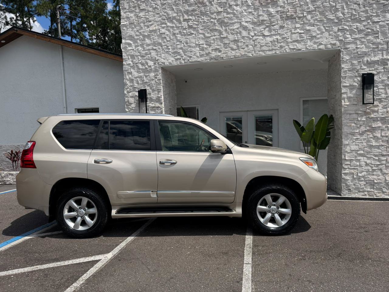Used 2012 Lexus GX 460 w/ Comfort Plus Pkg AWD/4WD image 20
