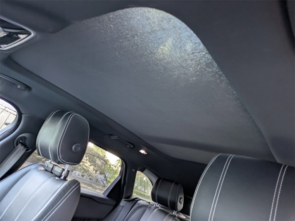 Used 2021 Land Rover Range Rover Velar R-Dynamic S image 12