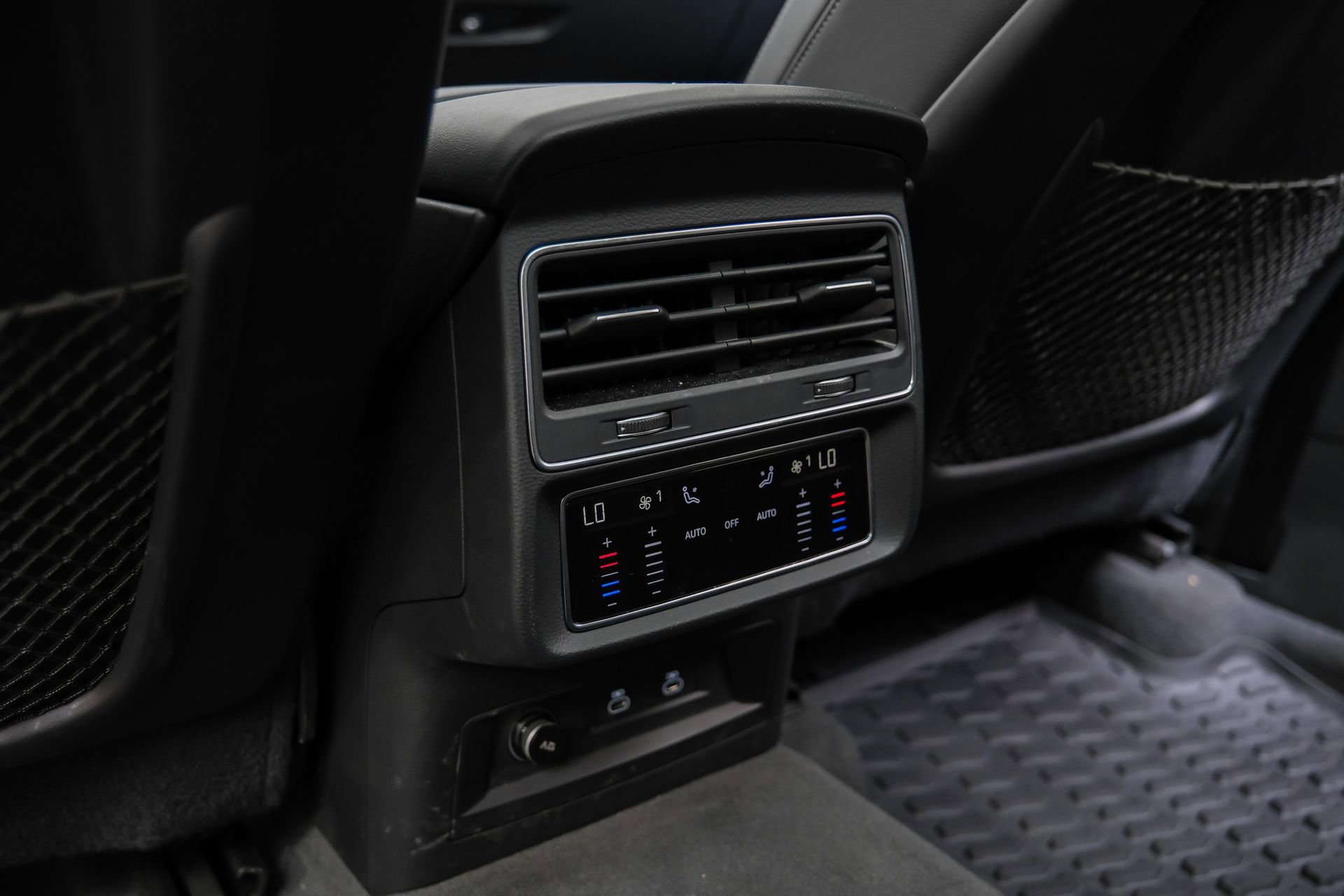 Used 2023 Audi Q8 Premium Plus w/ Premium Plus Package image 39