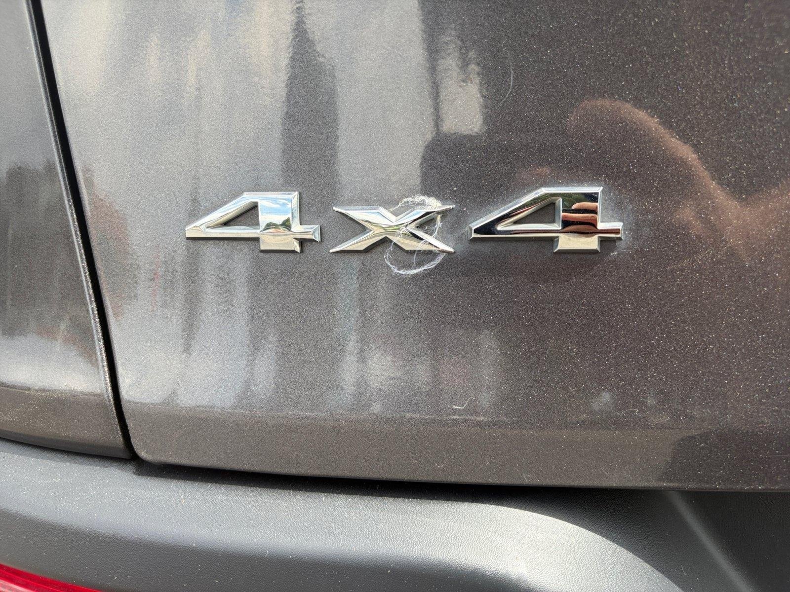 Used 2018 Jeep Cherokee Latitude Plus w/ Cold Weather Group AWD/4WD image 31