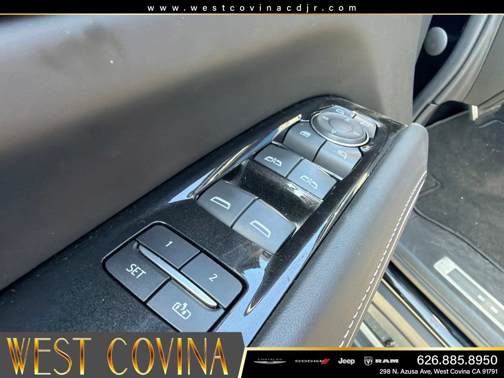 Used 2023 Cadillac Escalade V AWD/4WD image 14