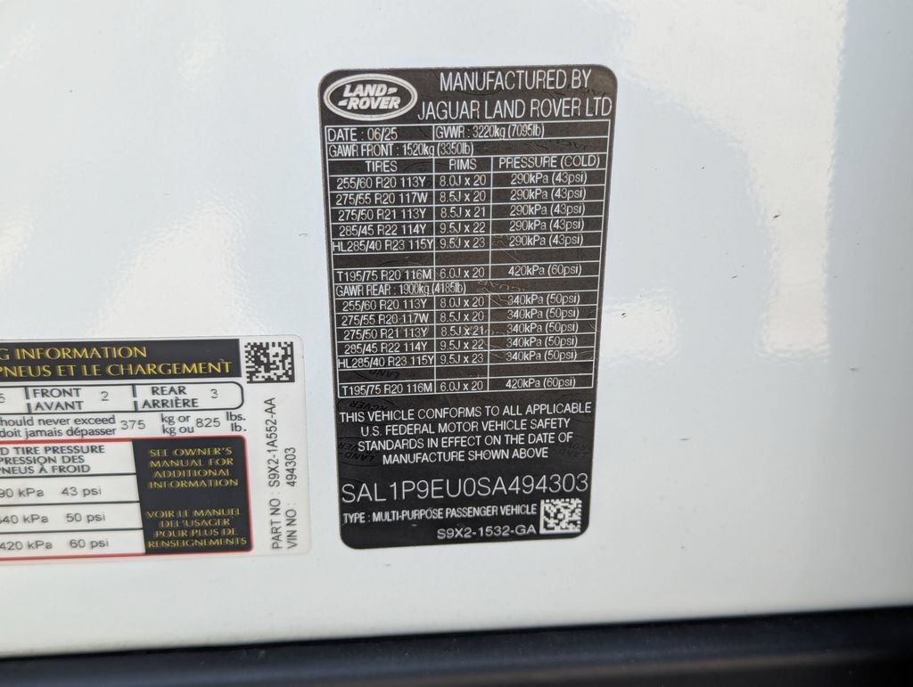 Used 2025 Land Rover Range Rover Sport SE AWD/4WD image 38