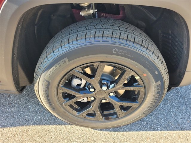 New 2025 Jeep Grand Cherokee Altitude image 18