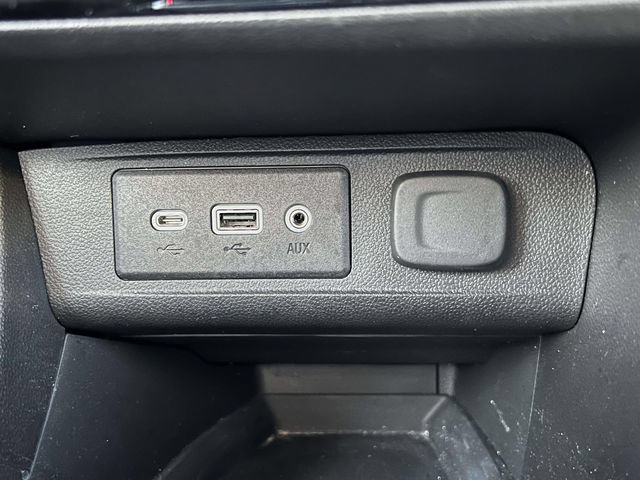 Used 2023 Buick Encore GX Select FWD image 27