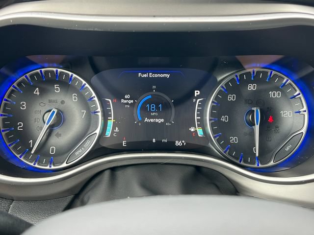 New 2027 Chrysler Pacifica Select AWD/4WD image 18