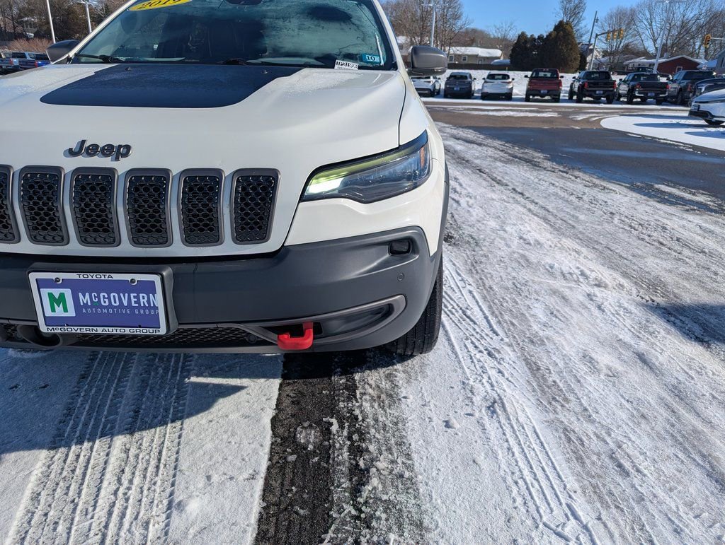 Used 2019 Jeep Cherokee Trailhawk image 10