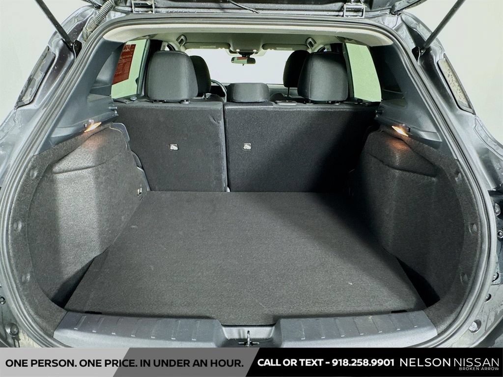 Used 2025 Nissan Kicks SV AWD/4WD image 23