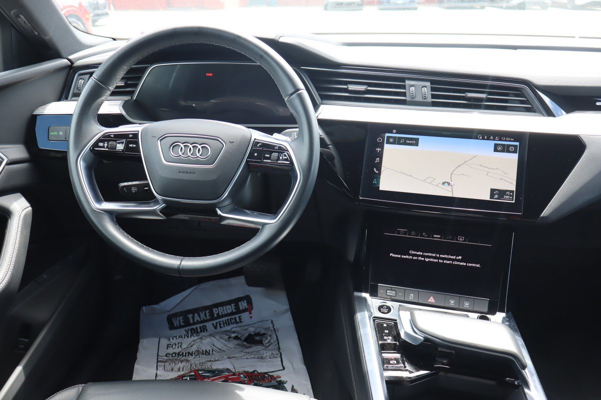 Used 2022 Audi e-tron Premium w/ Convenience Plus Package AWD/4WD image 12