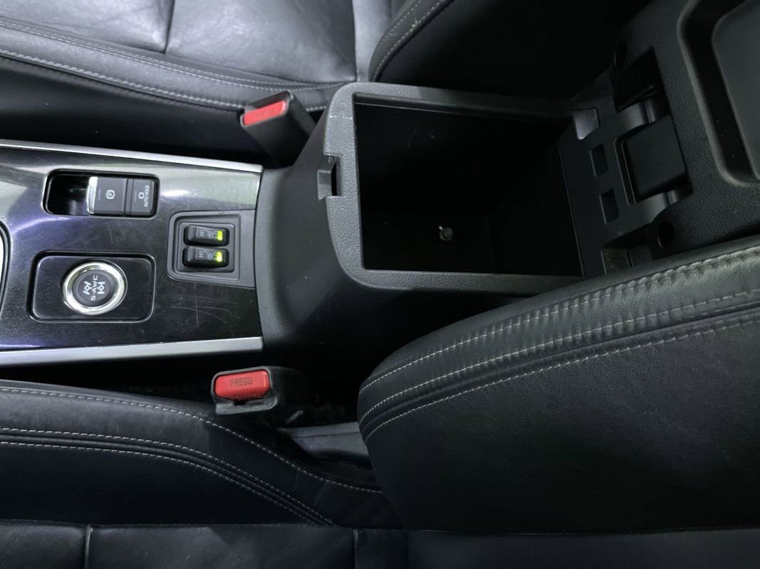 Used 2020 Mitsubishi Outlander SE image 25