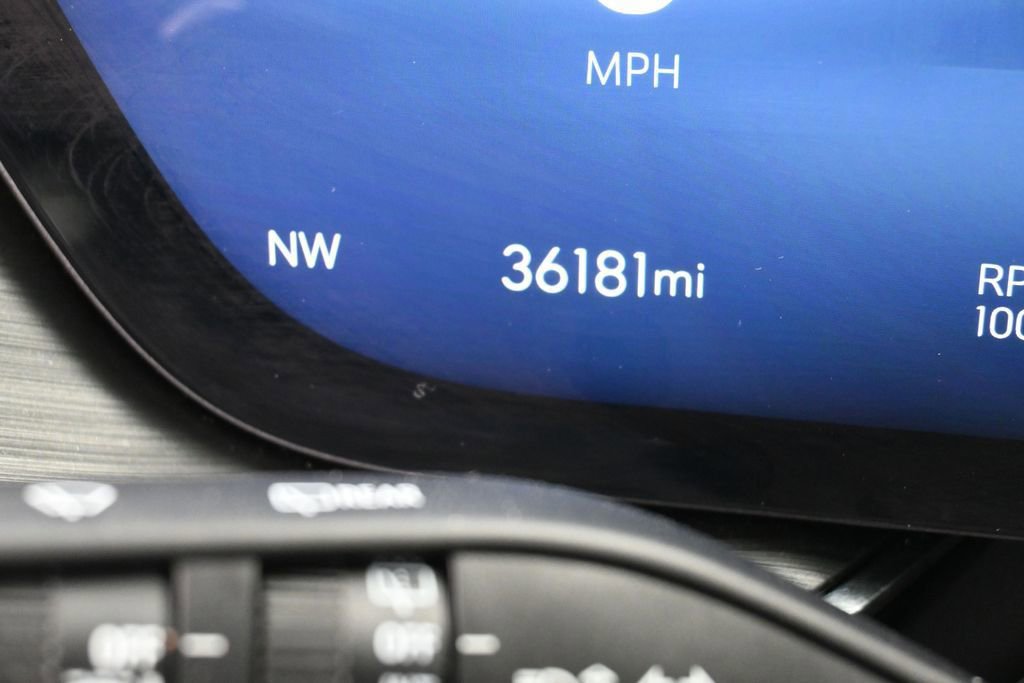 Used 2024 Buick Envision Preferred AWD/4WD image 37