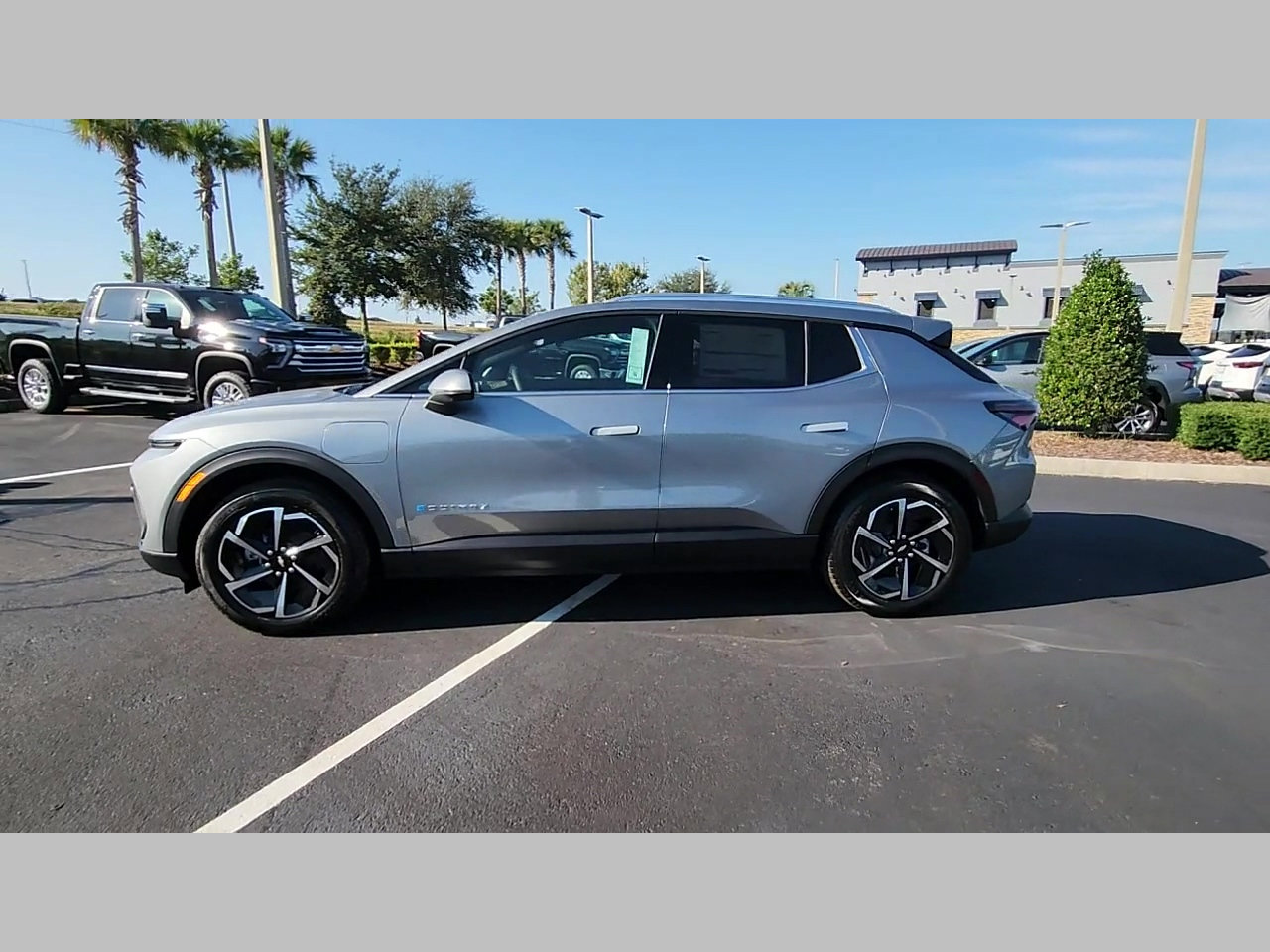 New 2026 Chevrolet Equinox EV LT image 18