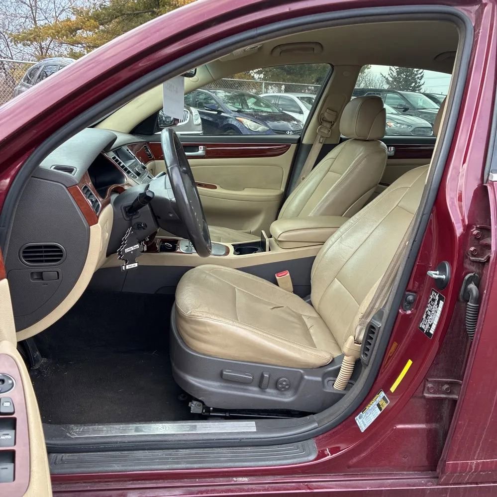 Used 2012 Hyundai Genesis 3.8 image 11