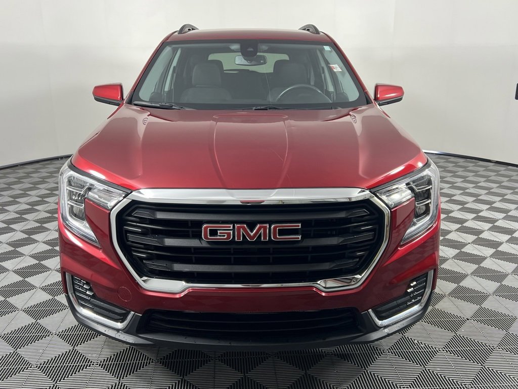 Used 2024 GMC Terrain SLE w/ Driver Convenience Package image 6