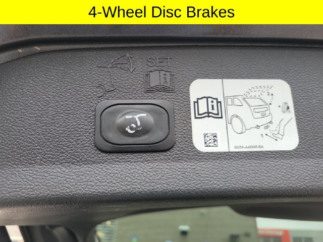 Used 2018 Ford Escape Titanium w/ Ford Safe & Smart Package AWD/4WD image 29