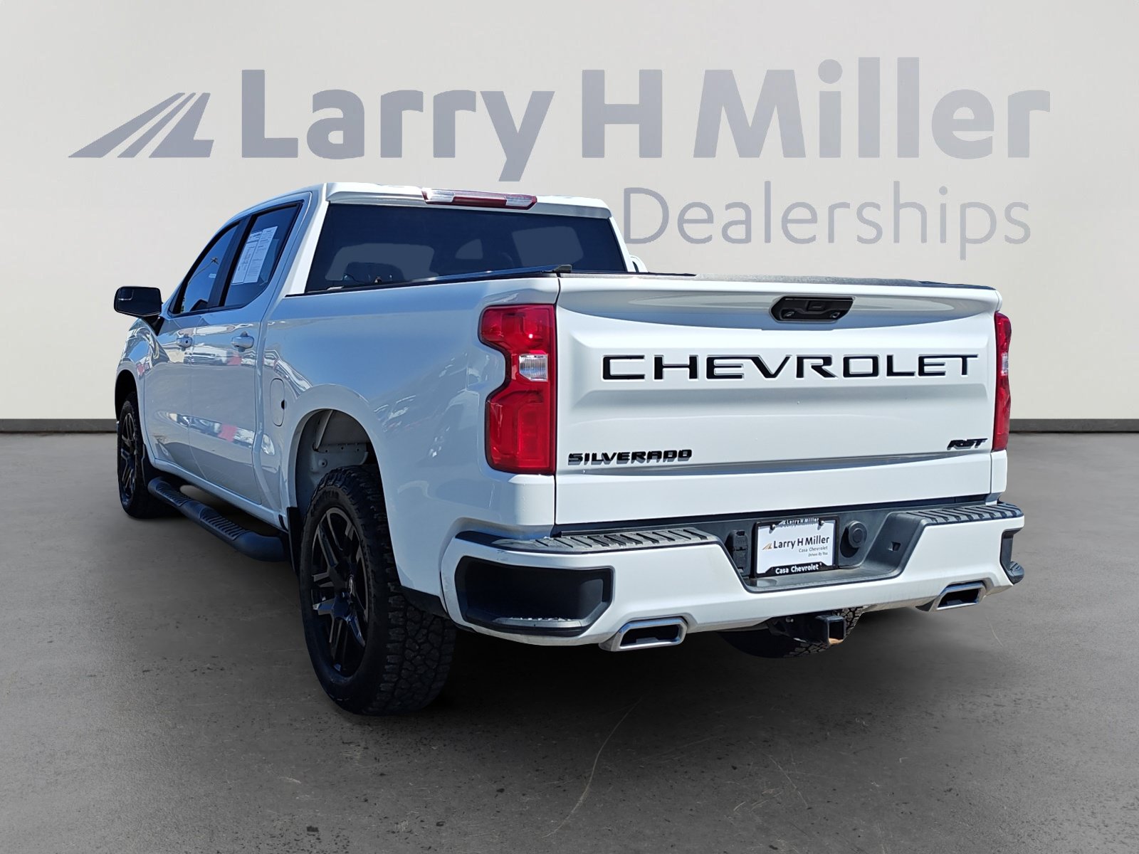 Used 2023 Chevrolet Silverado 1500 RST w/ Z71 Off-Road Package AWD/4WD image 3