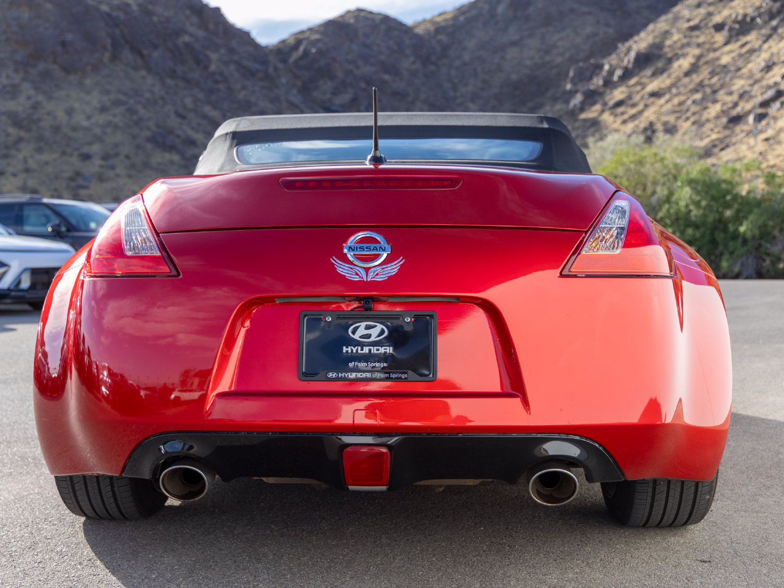 Used 2017 Nissan 370Z Roadster RWD image 6
