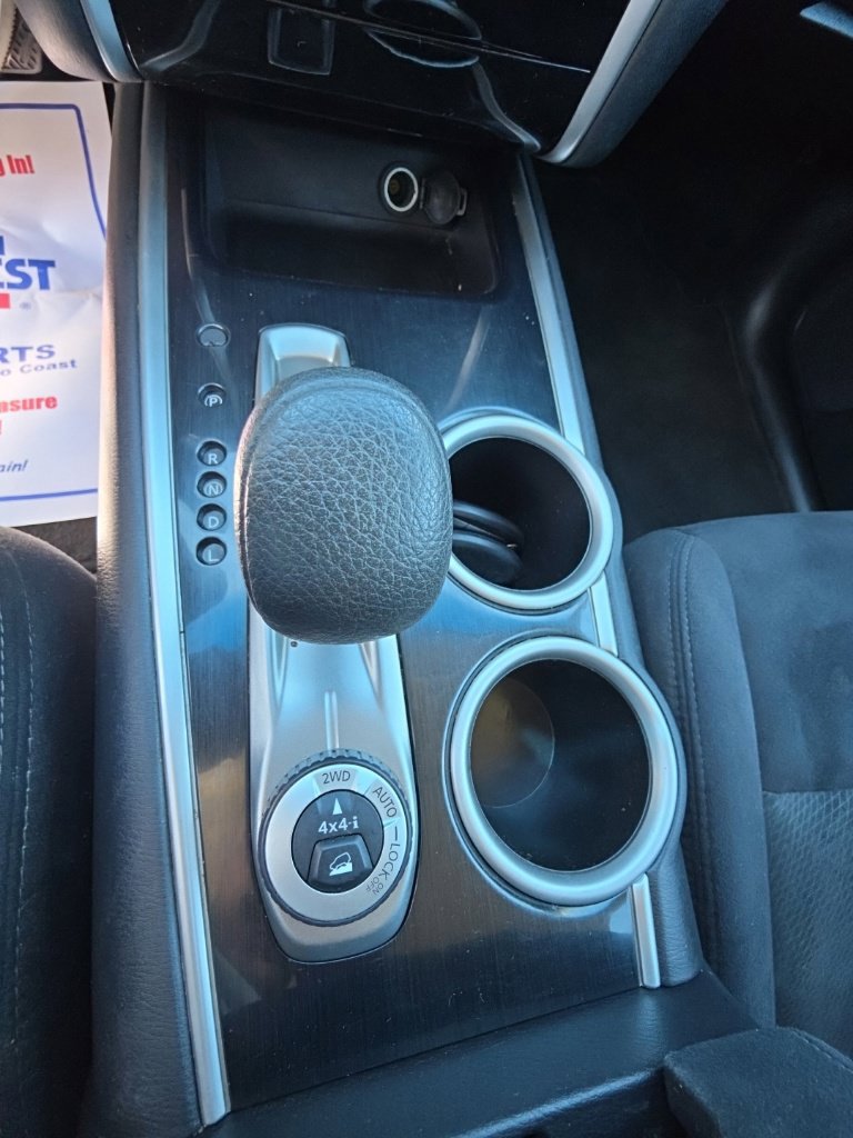 Used 2015 Nissan Pathfinder S FWD image 20