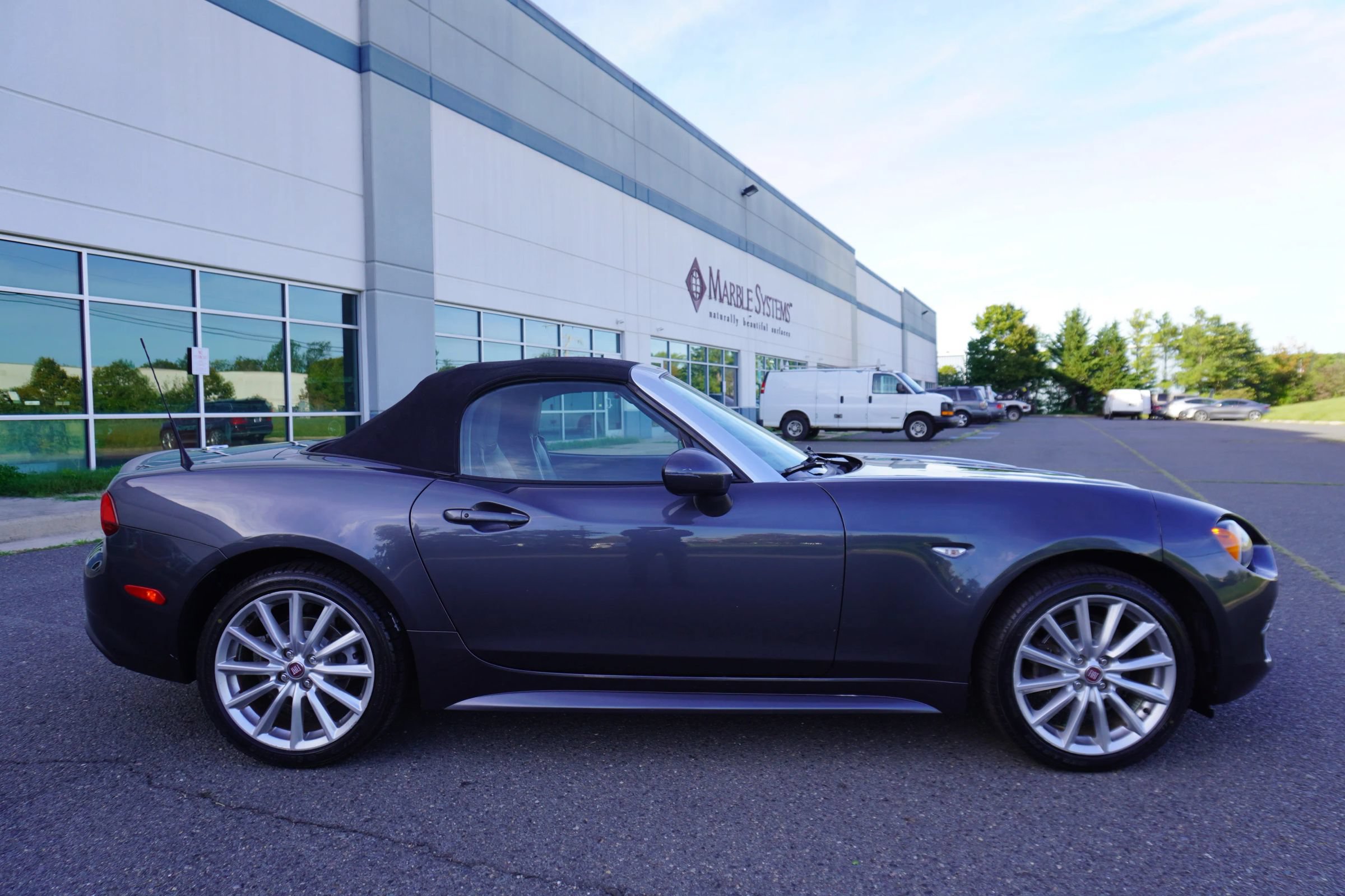 Used 2017 FIAT 124 Spider Lusso RWD image 8