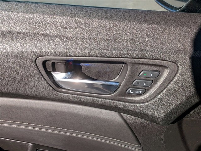 Used 2017 Acura TLX V6 SH-AWD w/ Technology Pkg image 13