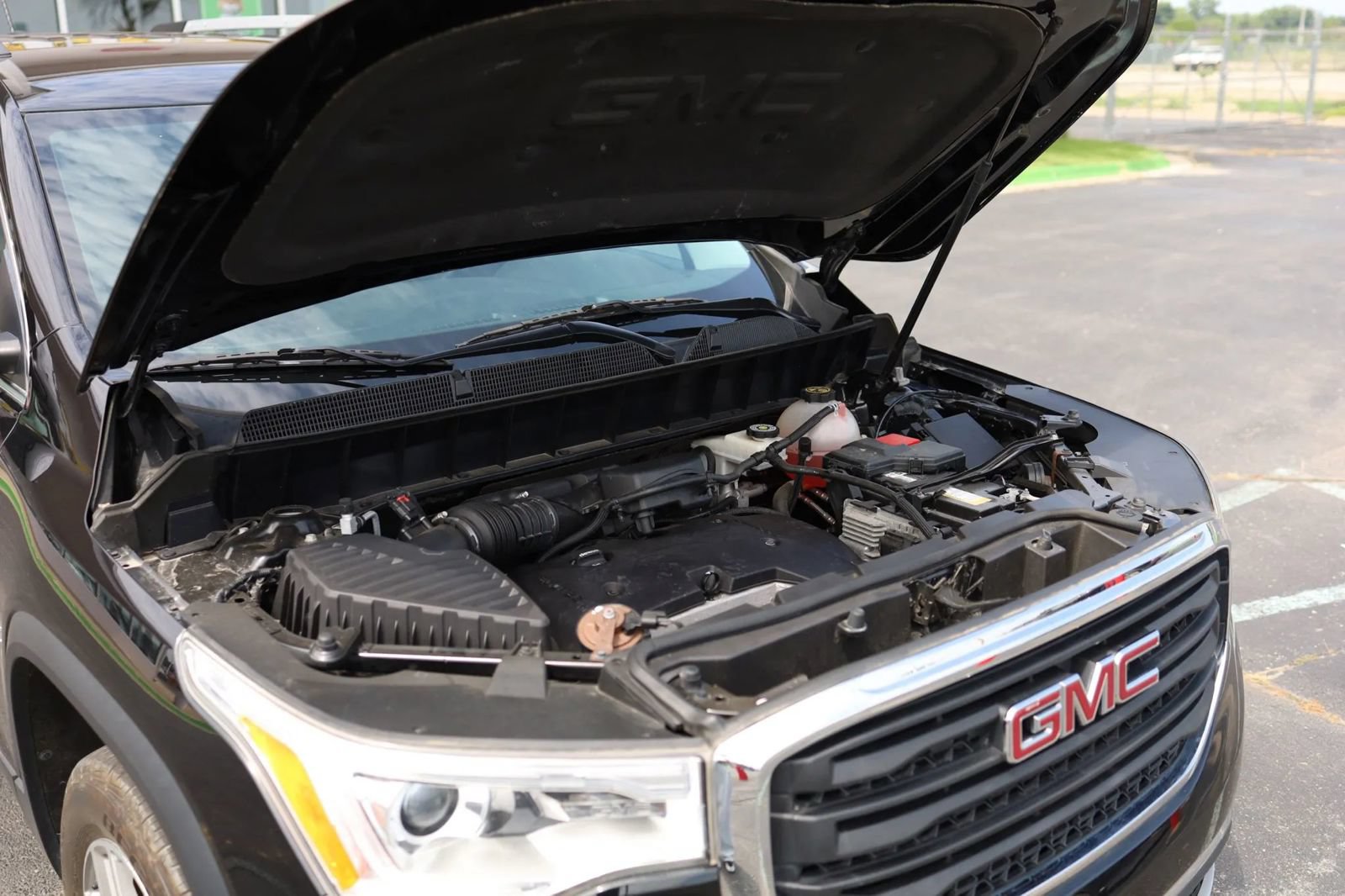 Used 2018 GMC Acadia SLE w/ LPO, Black Accent Package AWD/4WD image 43
