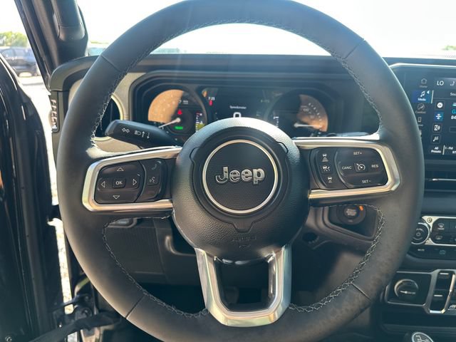 Used 2025 Jeep Wrangler Unlimited Sahara w/ Safety Group AWD/4WD image 26
