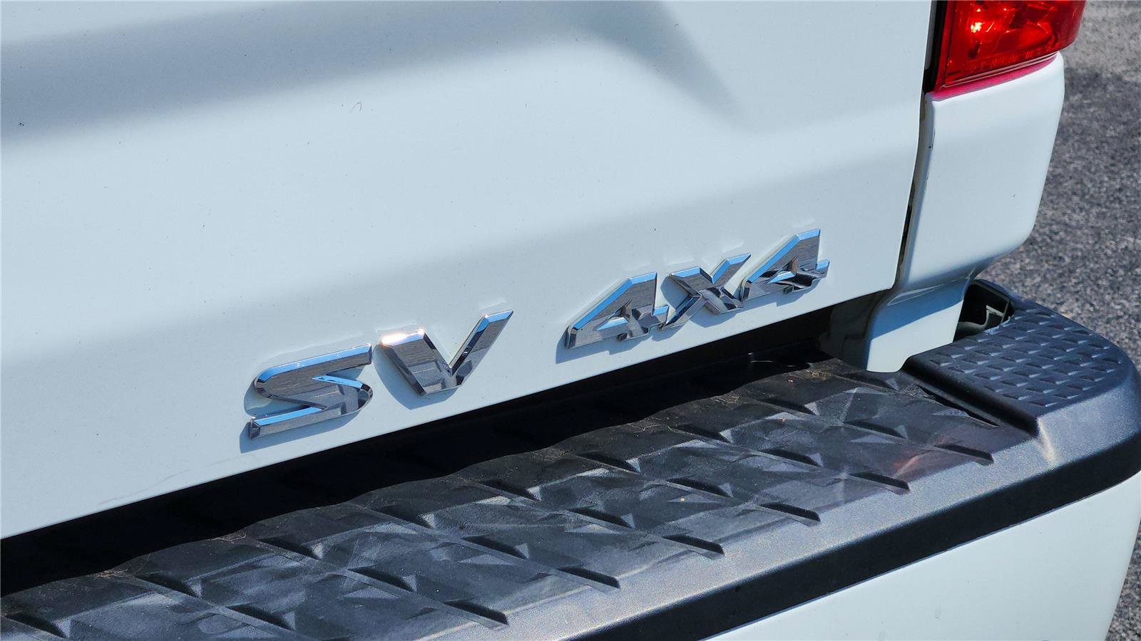 Used 2022 Nissan Titan SV AWD/4WD image 20