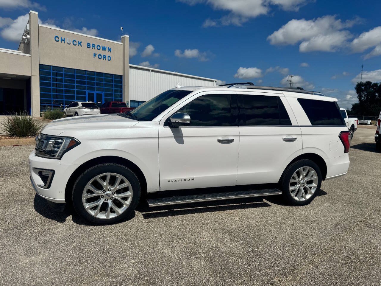 Used 2019 Ford Expedition Platinum RWD image 1