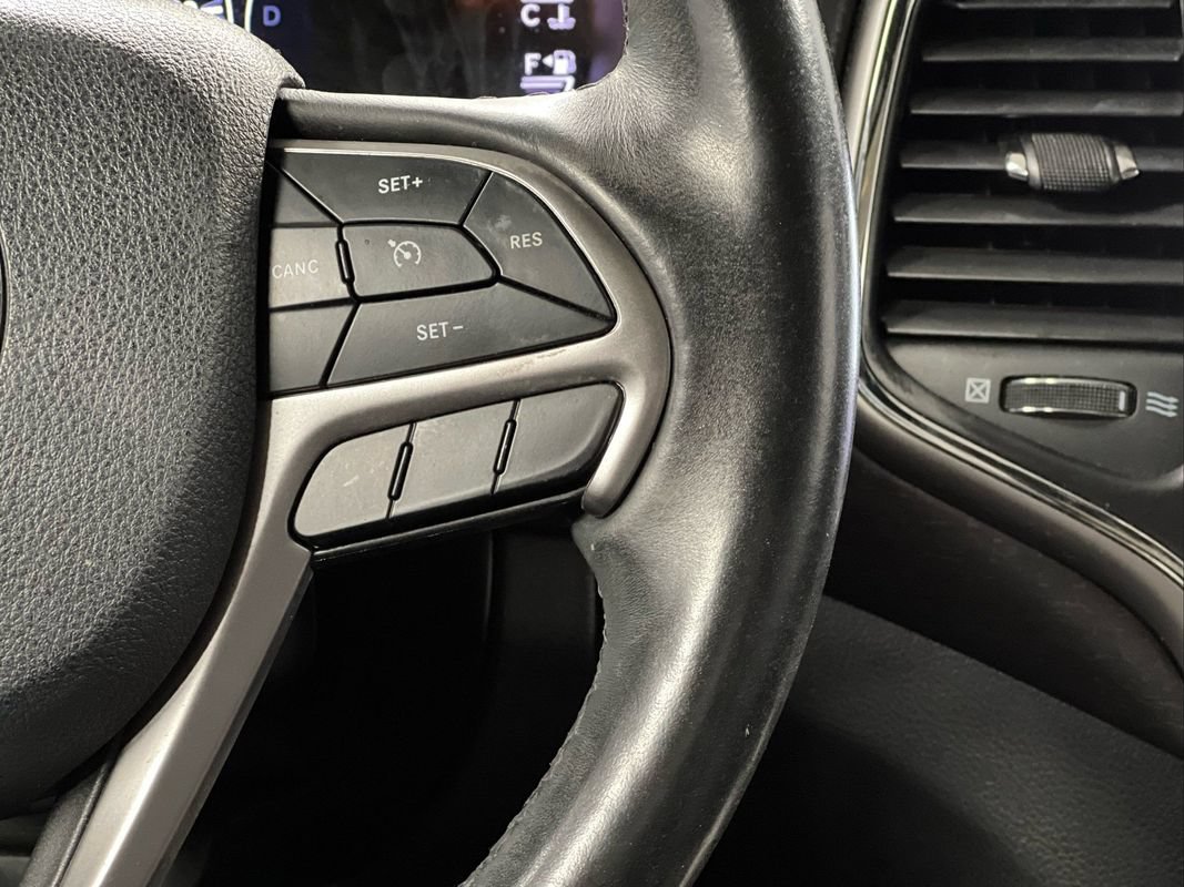 Used 2018 Jeep Grand Cherokee Altitude AWD/4WD image 23