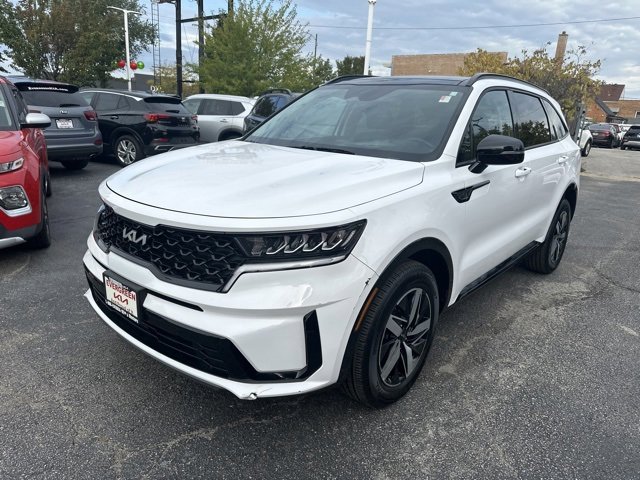 Used 2022 Kia Sorento S w/ Panoramic Sunroof Package