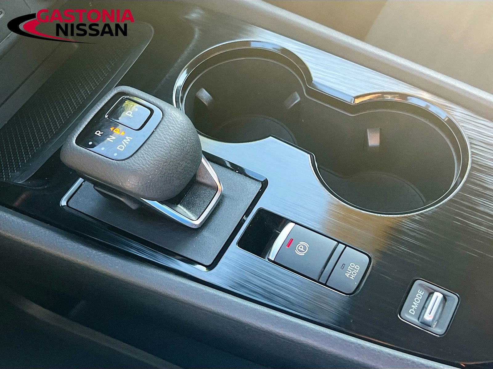 Used 2025 Nissan Rogue S image 21