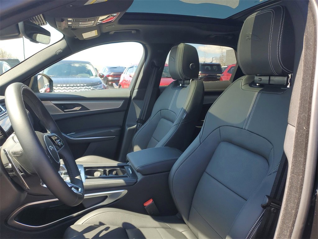 New 2025 Jaguar F-PACE R-Dynamic S image 11