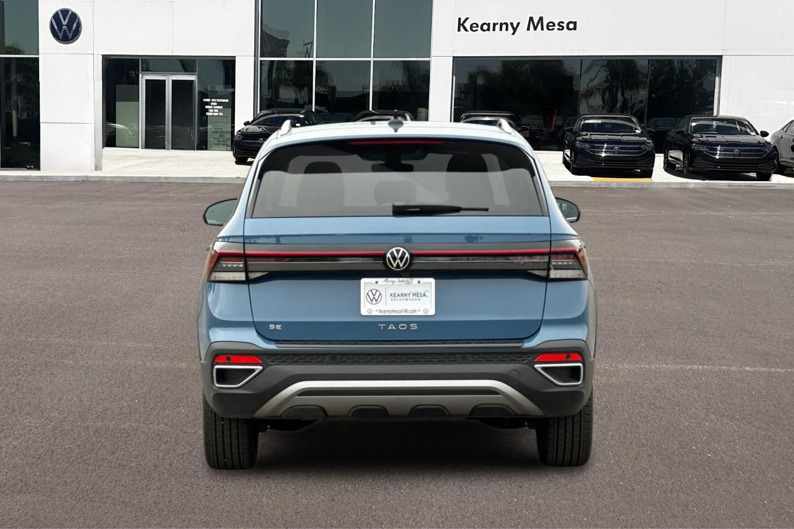 New 2026 Volkswagen Taos SE FWD image 5