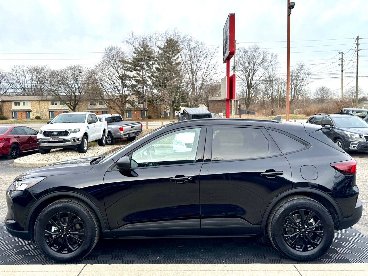 Used 2025 Ford Escape Active w/ Active Premium Tech Pack image 16