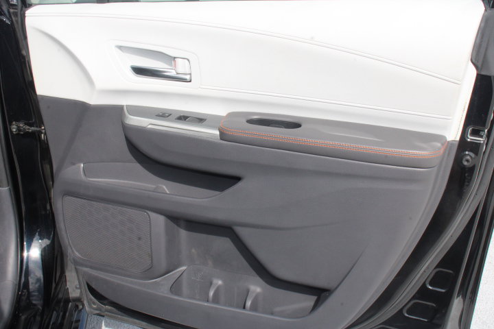 Used 2021 Toyota Sienna XSE w/ XSE Plus Package AWD/4WD image 19