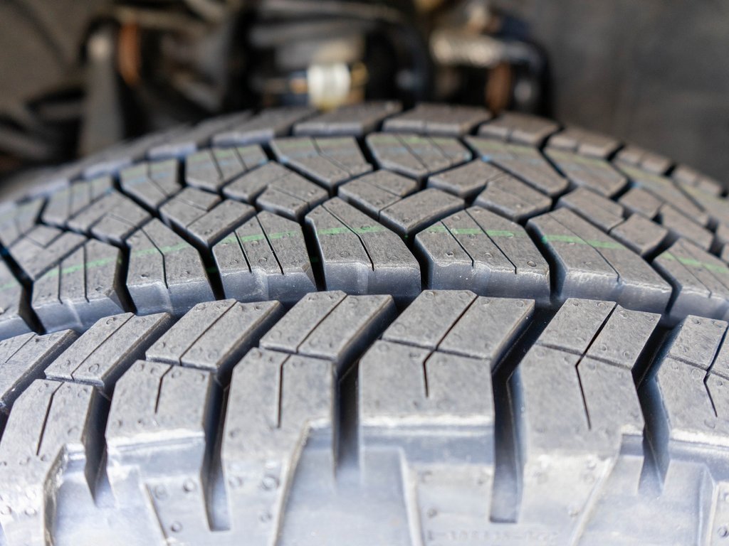 Used 2021 GMC Canyon AT4 w/ Driver Alert Package image 29