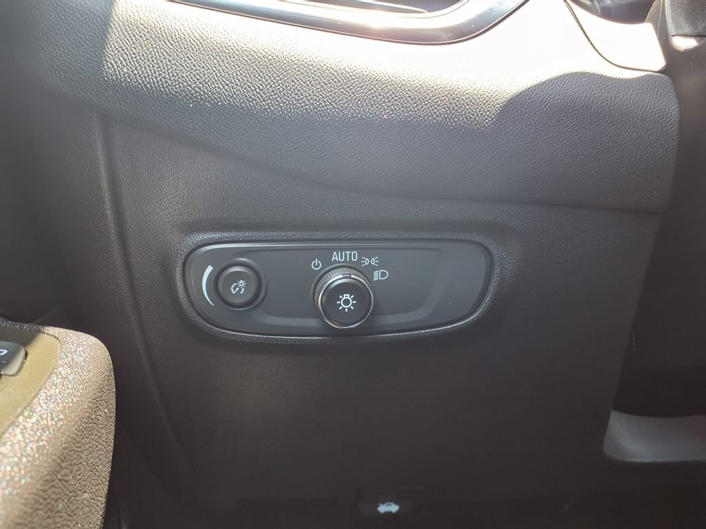Used 2024 Chevrolet Equinox LT FWD image 31