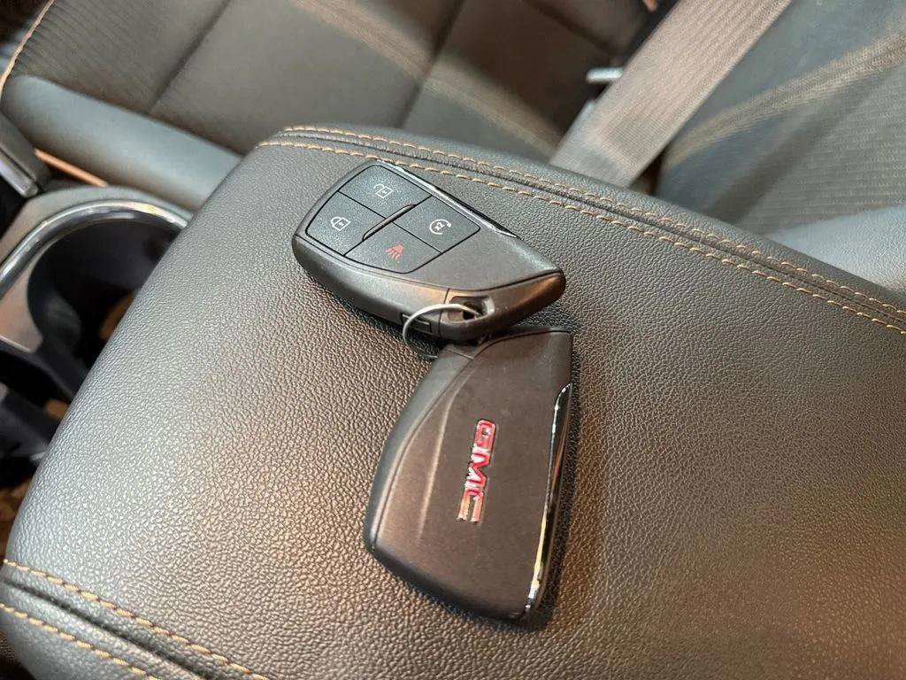 Used 2025 GMC Canyon AT4 AWD/4WD image 42