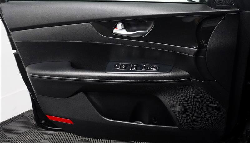 Used 2020 Kia Forte GT-Line image 32