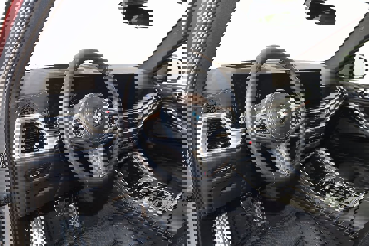 Used 2024 BMW X6 xDrive40i w/ Premium Package image 6