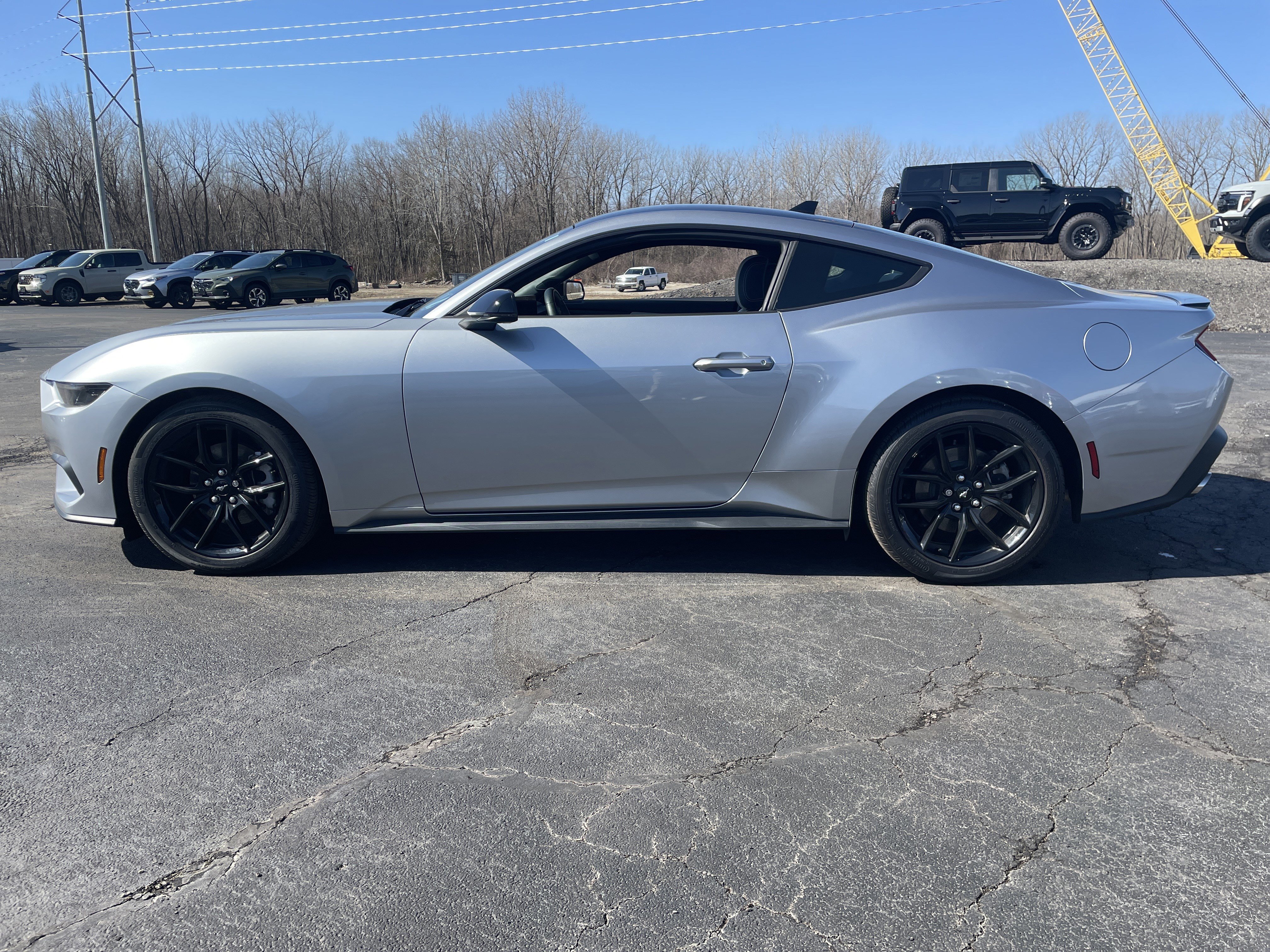 Used 2025 Ford Mustang Premium image 2