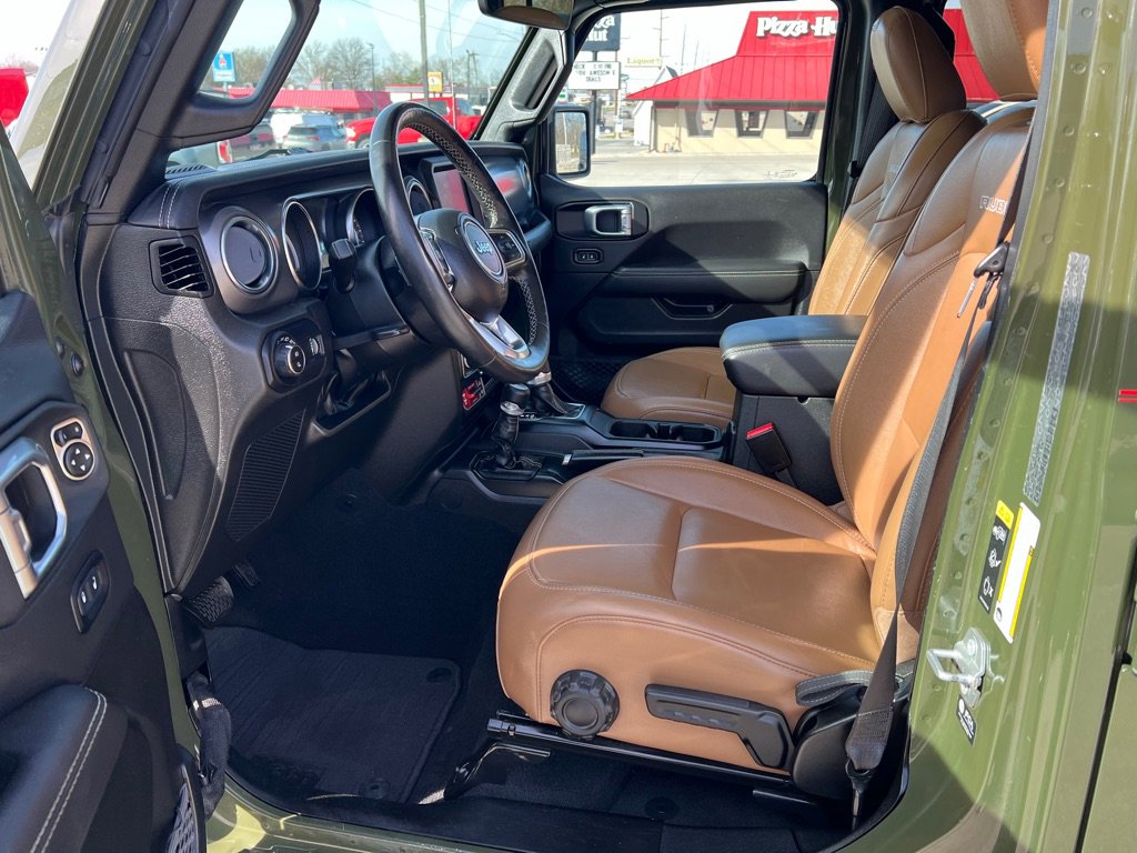 Used 2023 Jeep Gladiator Rubicon w/ Cold Weather Group AWD/4WD image 22