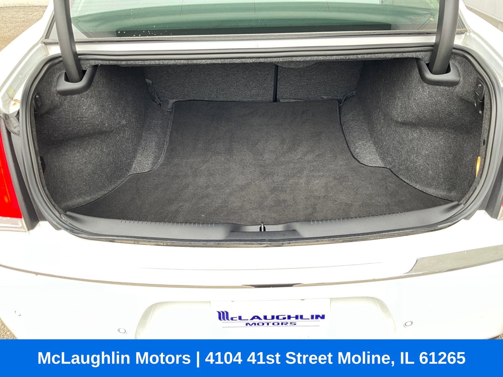 Used 2021 Chrysler 300 Touring L image 11