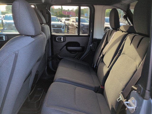 Used 2024 Jeep Wrangler Unlimited AWD/4WD image 13