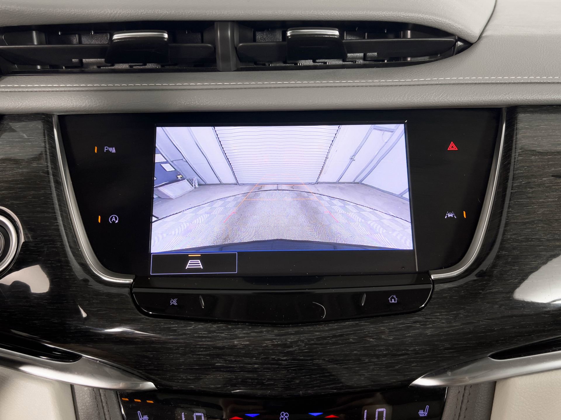 Used 2022 Cadillac XT6 Premium Luxury image 29