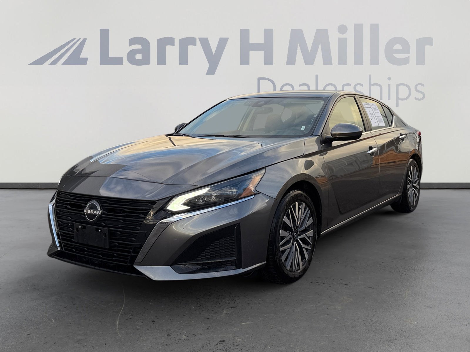 Used 2023 Nissan Altima 2.5 SV