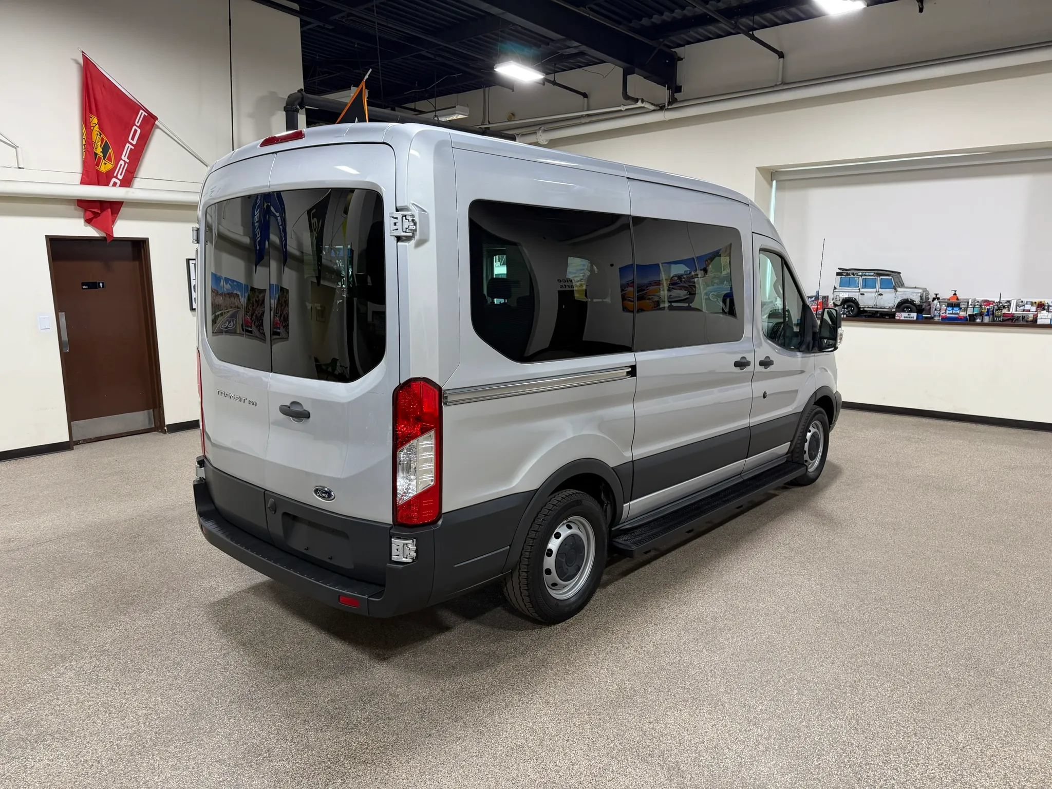 Used 2015 Ford Transit 150 XL RWD image 8