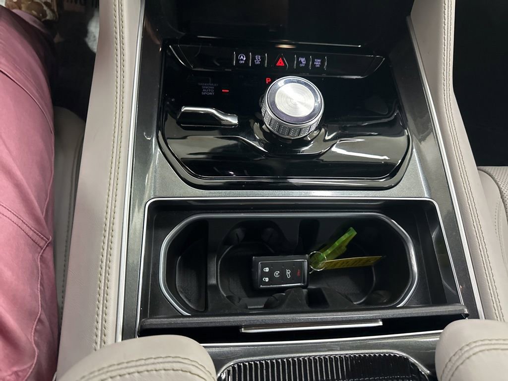 Used 2024 Jeep Wagoneer L 4WD image 47