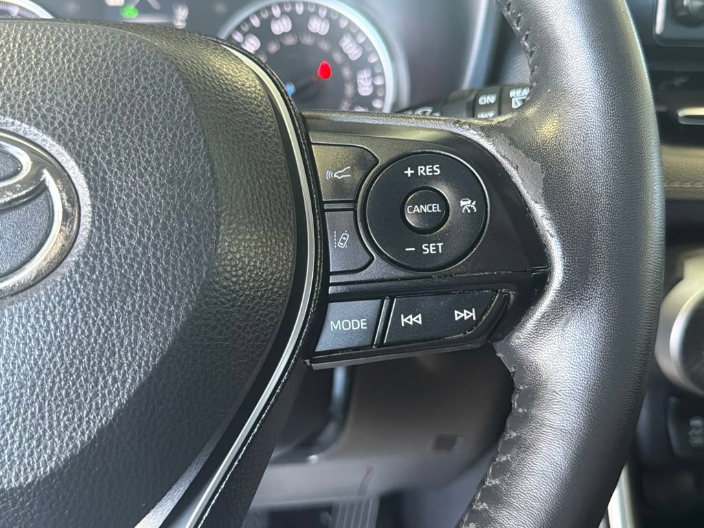 Certified 2022 Toyota RAV4 XLE Premium AWD/4WD image 26