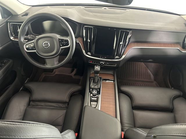 Used 2020 Volvo V60 T5 Cross Country w/ Protection Package Premier image 18