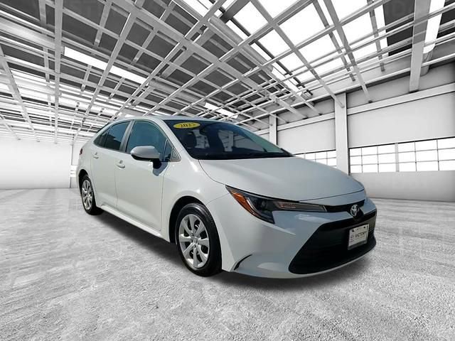 Certified 2025 Toyota Corolla LE video 1